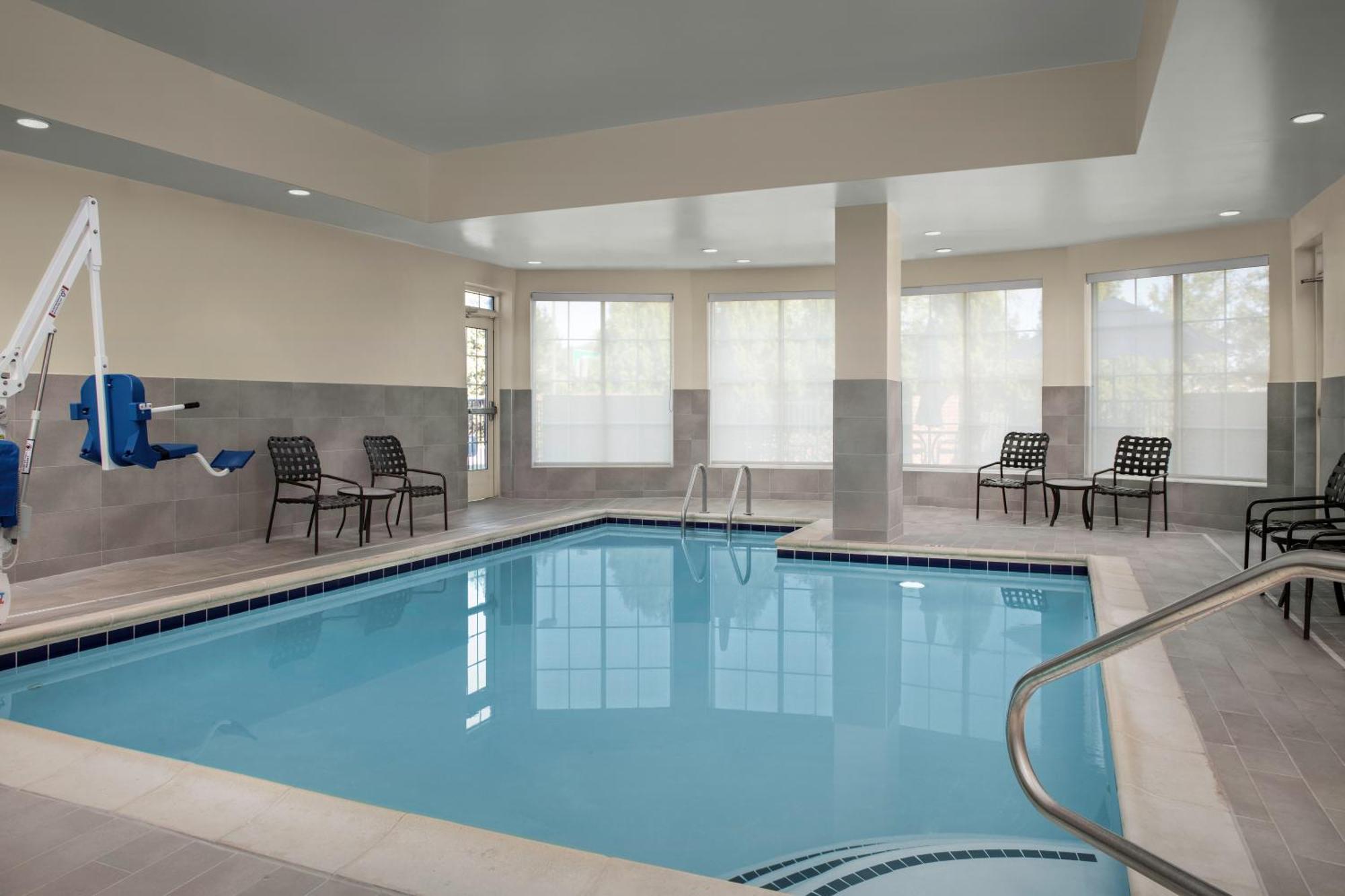 Hilton Garden Inn Fredericksburg Ngoại thất bức ảnh