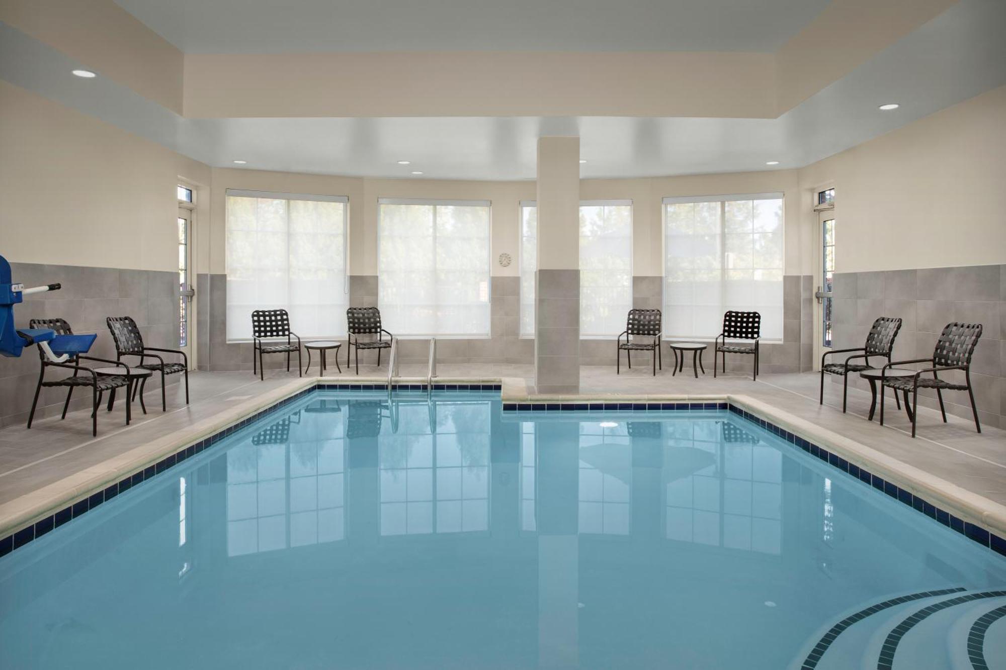 Hilton Garden Inn Fredericksburg Ngoại thất bức ảnh